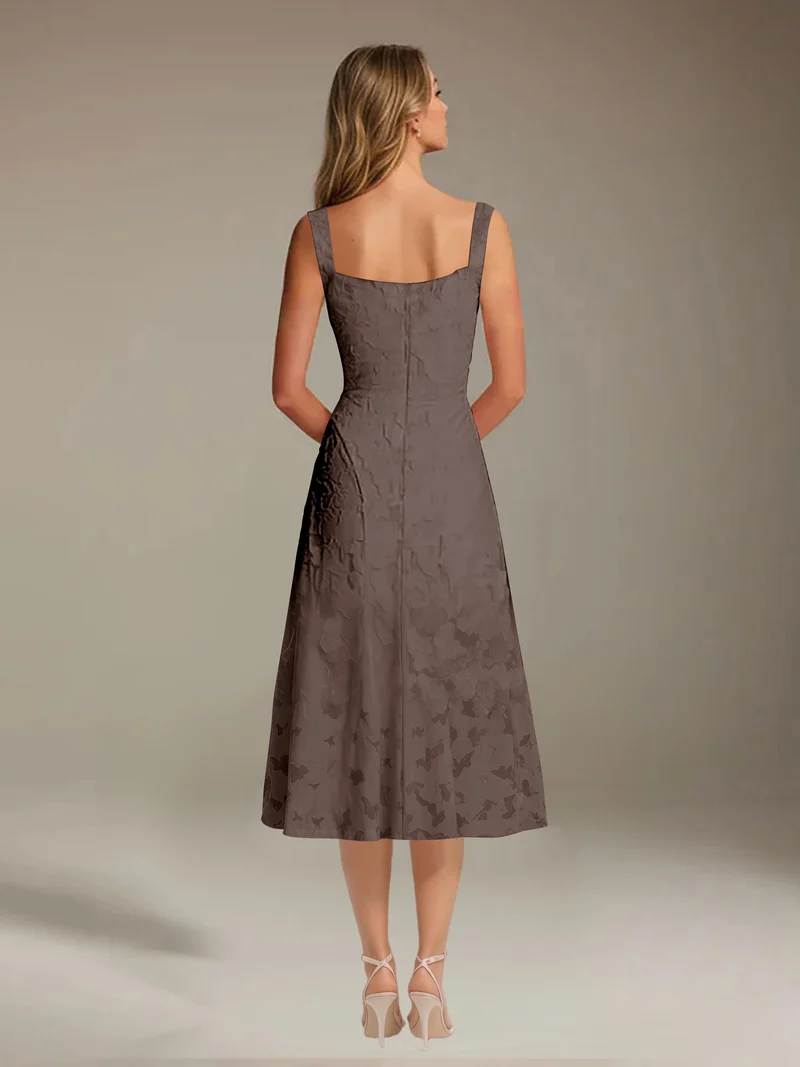Robe Longue en Dentelle Col Carré - Élégante Silhouette Raffinée