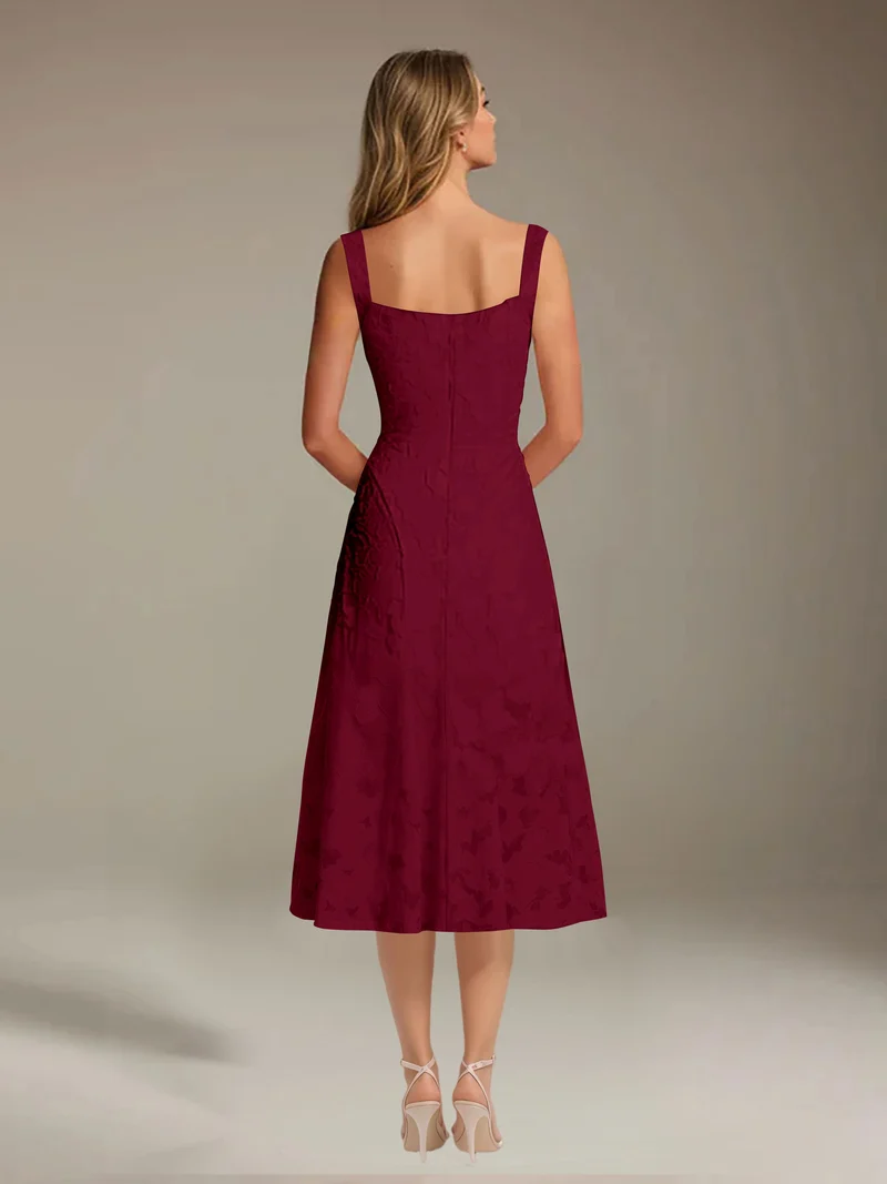 Robe Longue en Dentelle Col Carré - Élégante Silhouette Raffinée