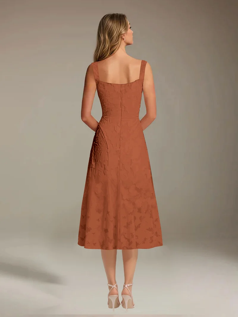 Robe Longue en Dentelle Col Carré - Élégante Silhouette Raffinée