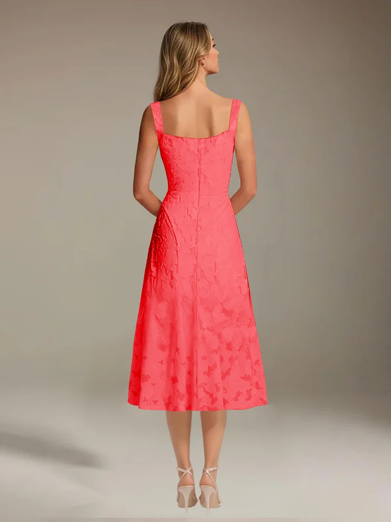 Robe Longue en Dentelle Col Carré - Élégante Silhouette Raffinée