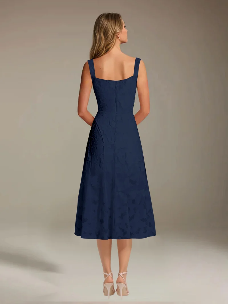 Robe Longue en Dentelle Col Carré - Élégante Silhouette Raffinée
