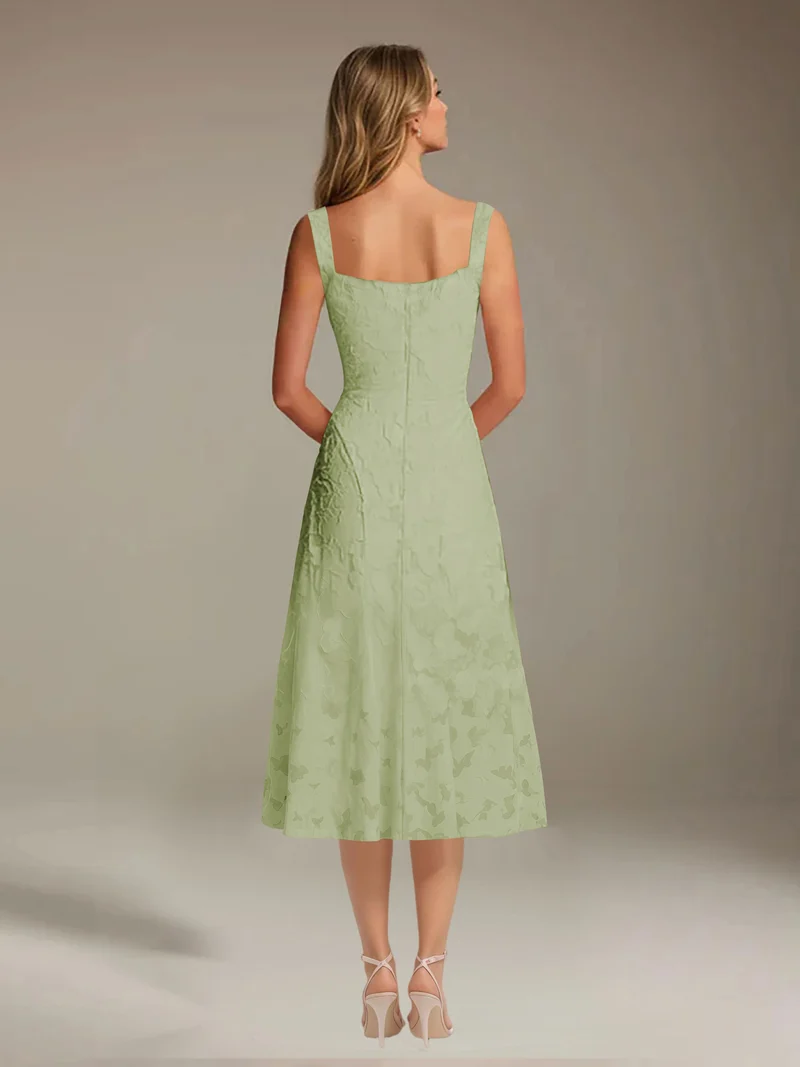 Robe Longue en Dentelle Col Carré - Élégante Silhouette Raffinée