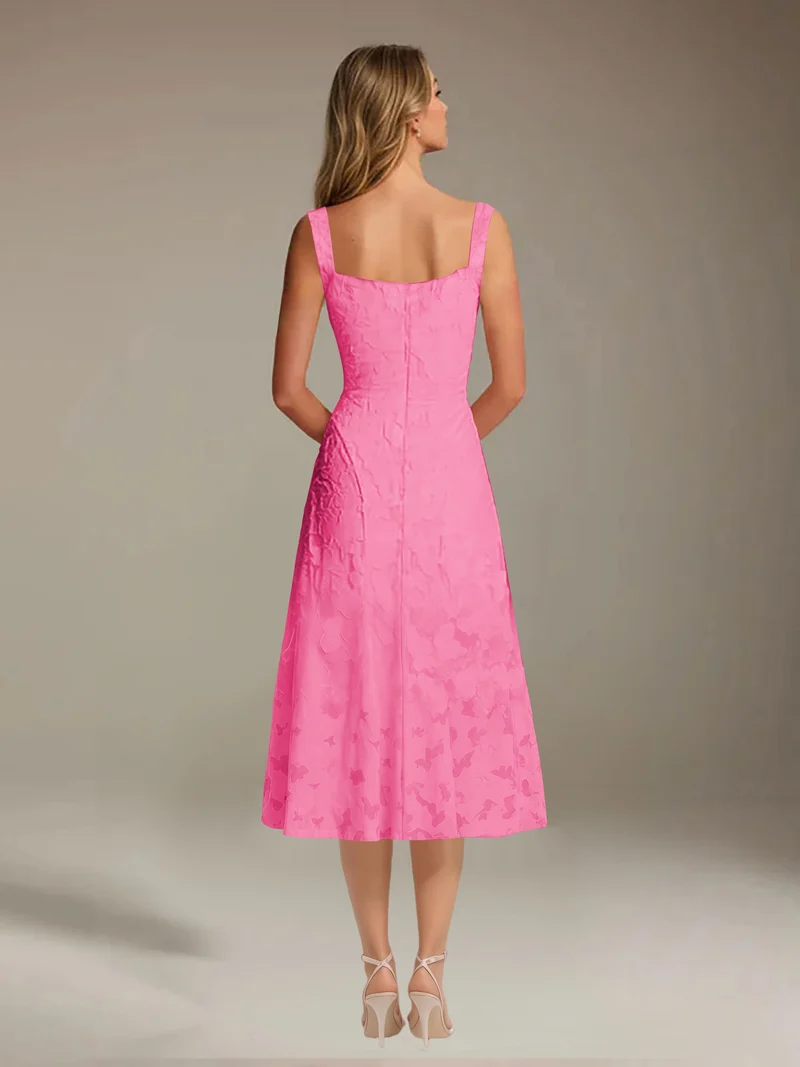 Robe Longue en Dentelle Col Carré - Élégante Silhouette Raffinée