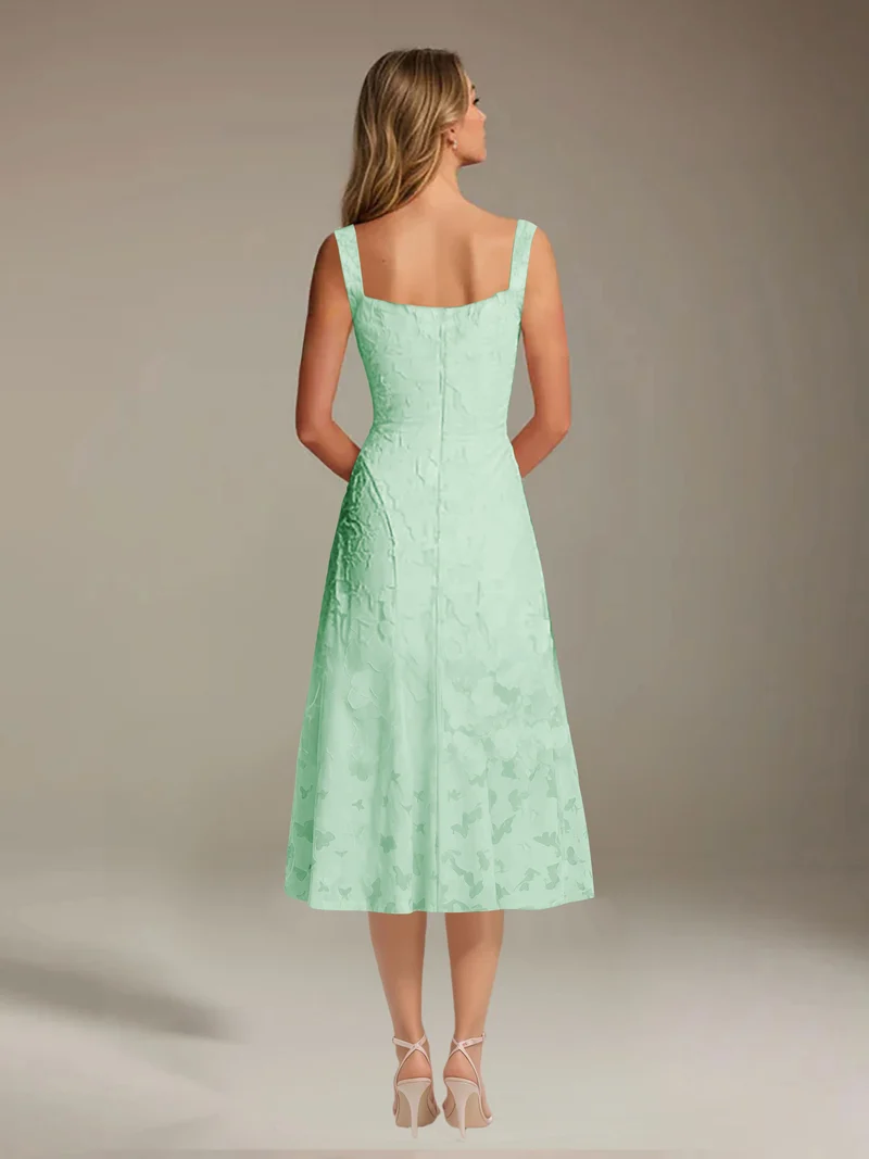 Robe Longue en Dentelle Col Carré - Élégante Silhouette Raffinée