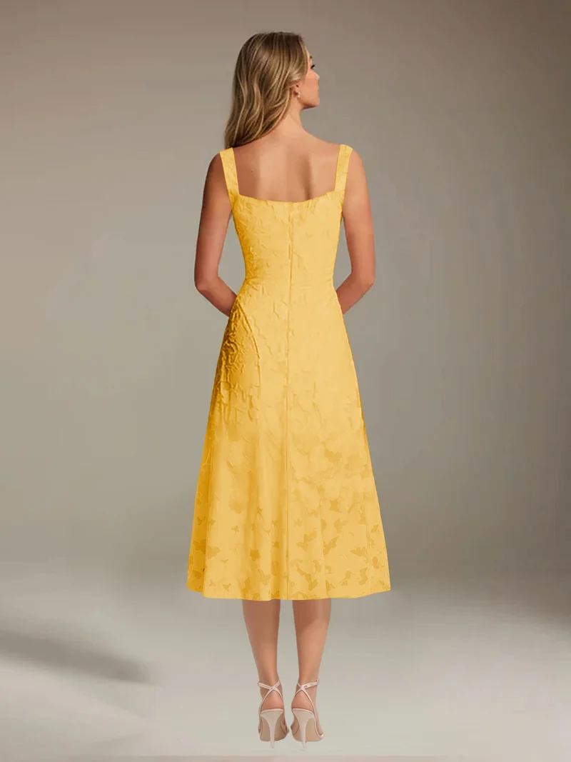 Robe Longue en Dentelle Col Carré - Élégante Silhouette Raffinée