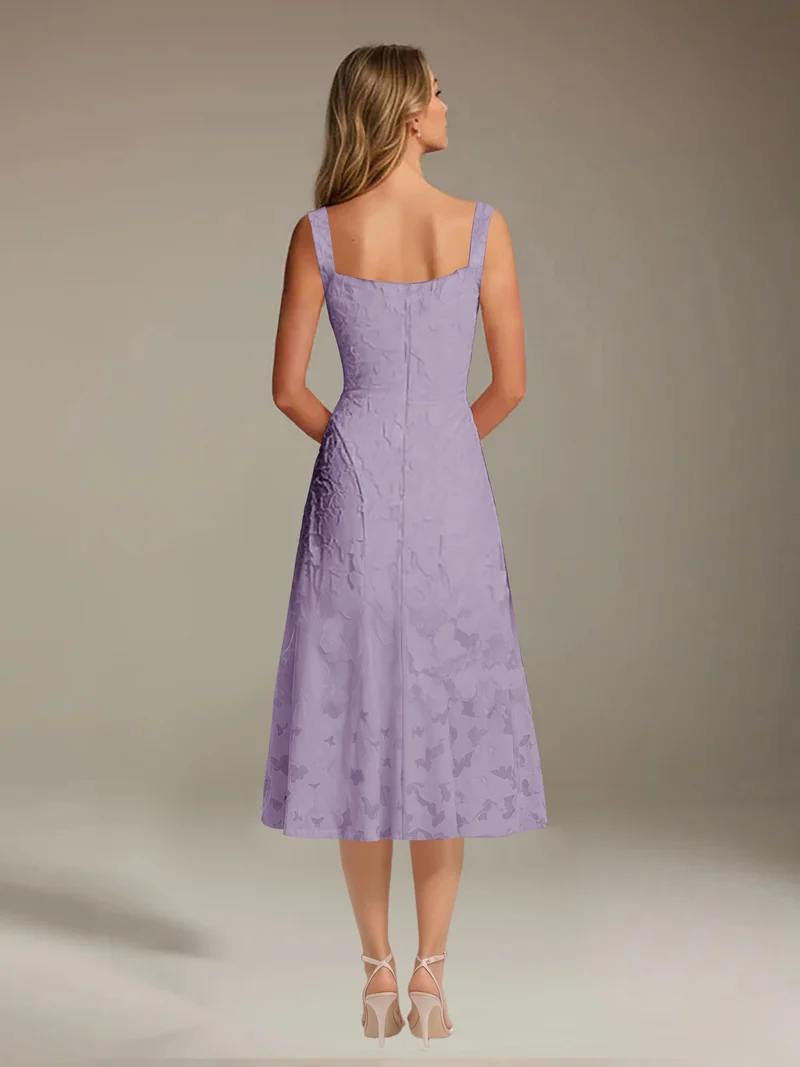 Robe Longue en Dentelle Col Carré - Élégante Silhouette Raffinée