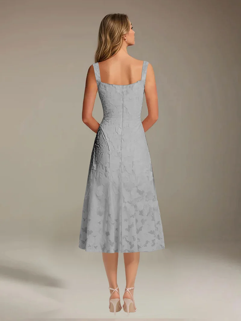 Robe Longue en Dentelle Col Carré - Élégante Silhouette Raffinée