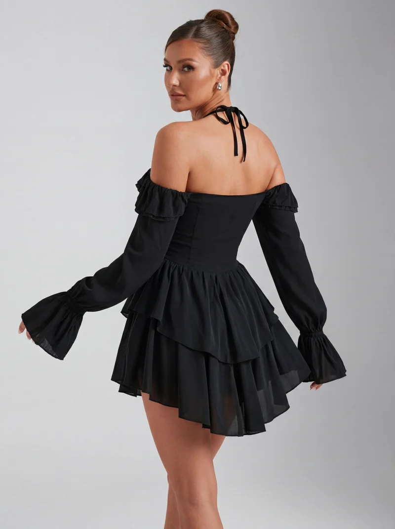 Robe Mini Volants Épaules Dégagées - Élégante Silhouette Féminine