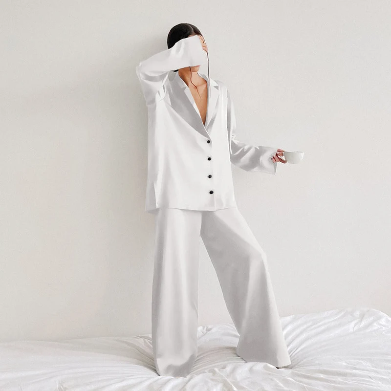 Pyjama satin boutonné ample
