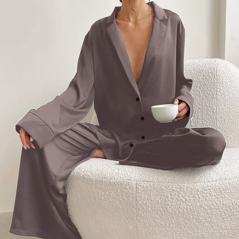 Pyjama satin boutonné ample