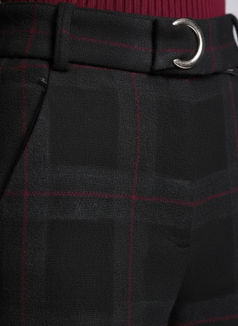 Pantalon taille haute à carreaux look moderne