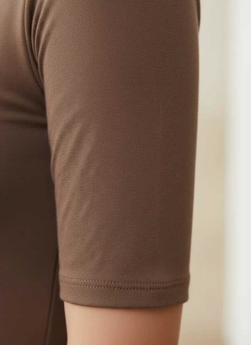 Pull col roulé élégant style minimaliste