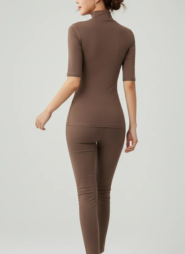 Pull col roulé élégant style minimaliste