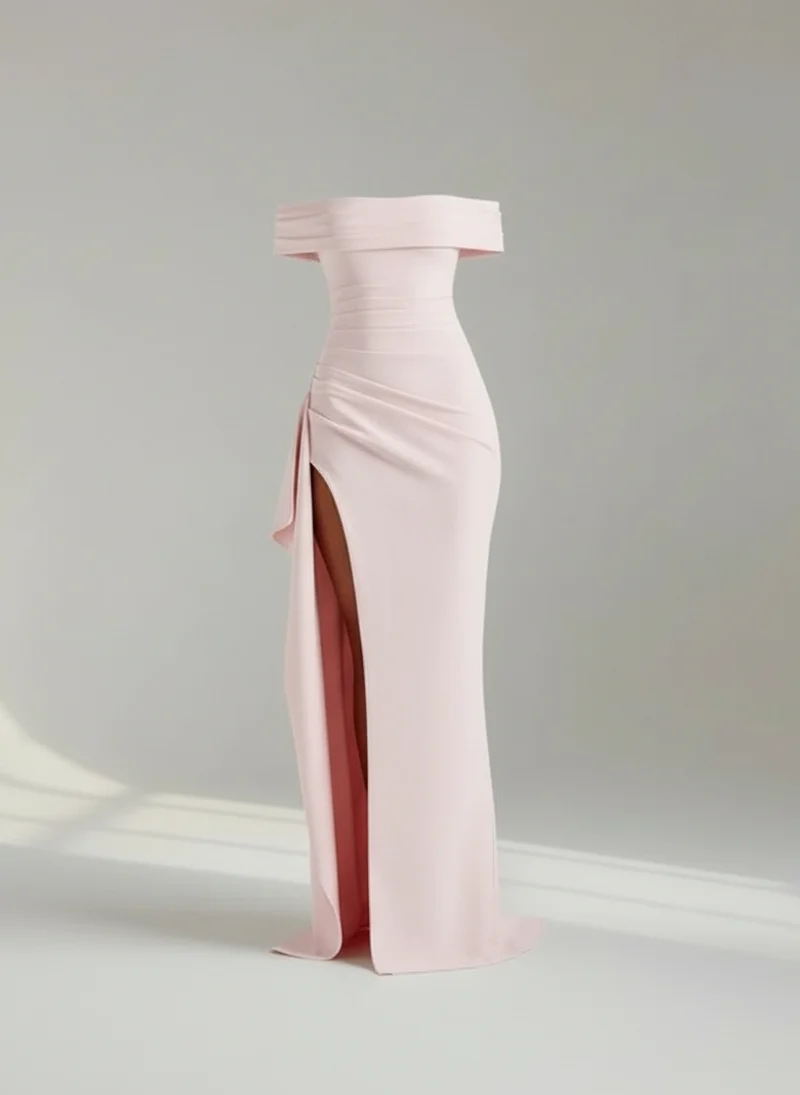 Robe de gala décolleté élégant avec fente