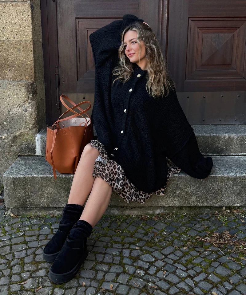 Veste en tricot oversize noire au style cosy