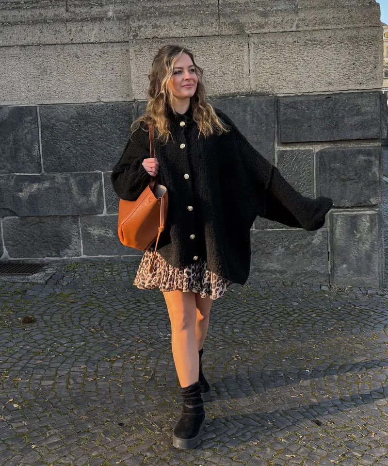 Veste en tricot oversize noire au style cosy
