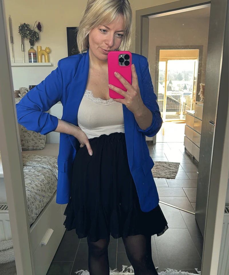 Jupe Nicole Schwarz coupe élégante
