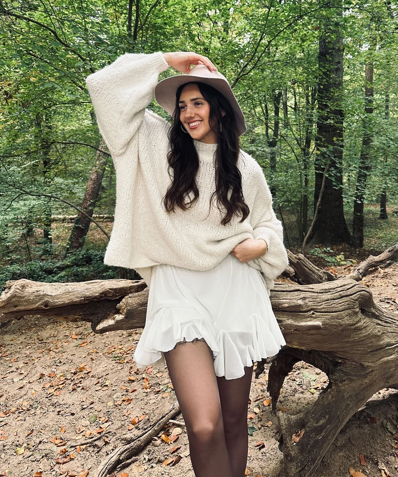 Jupe blanche Nicole au style épuré
