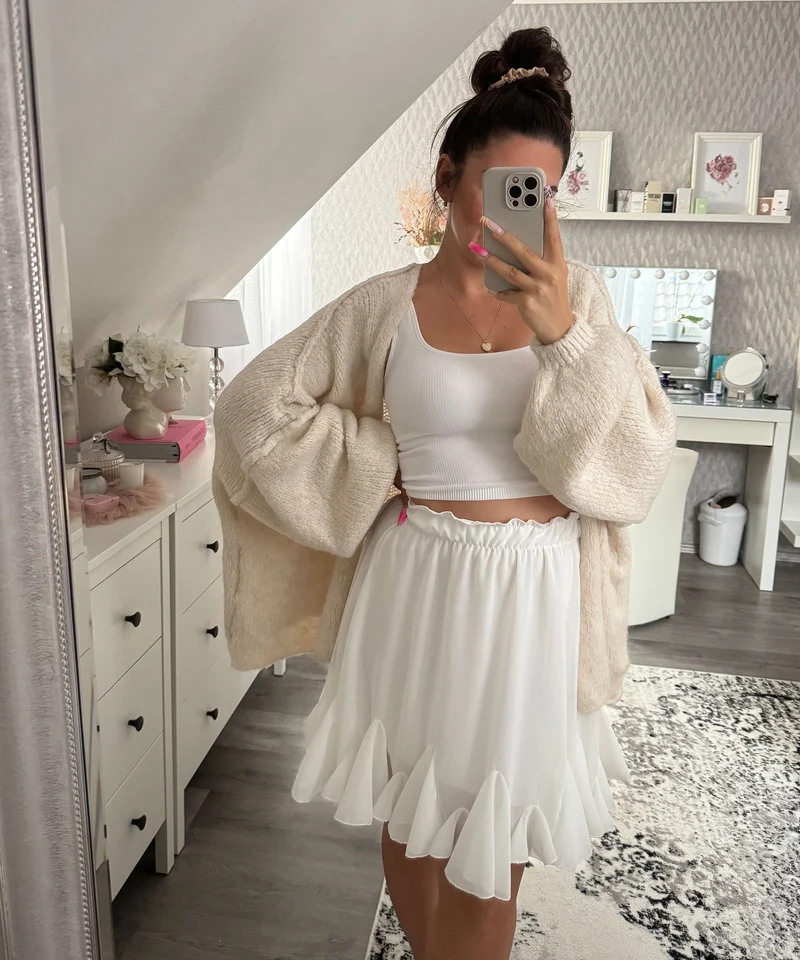 Jupe blanche Nicole au style épuré