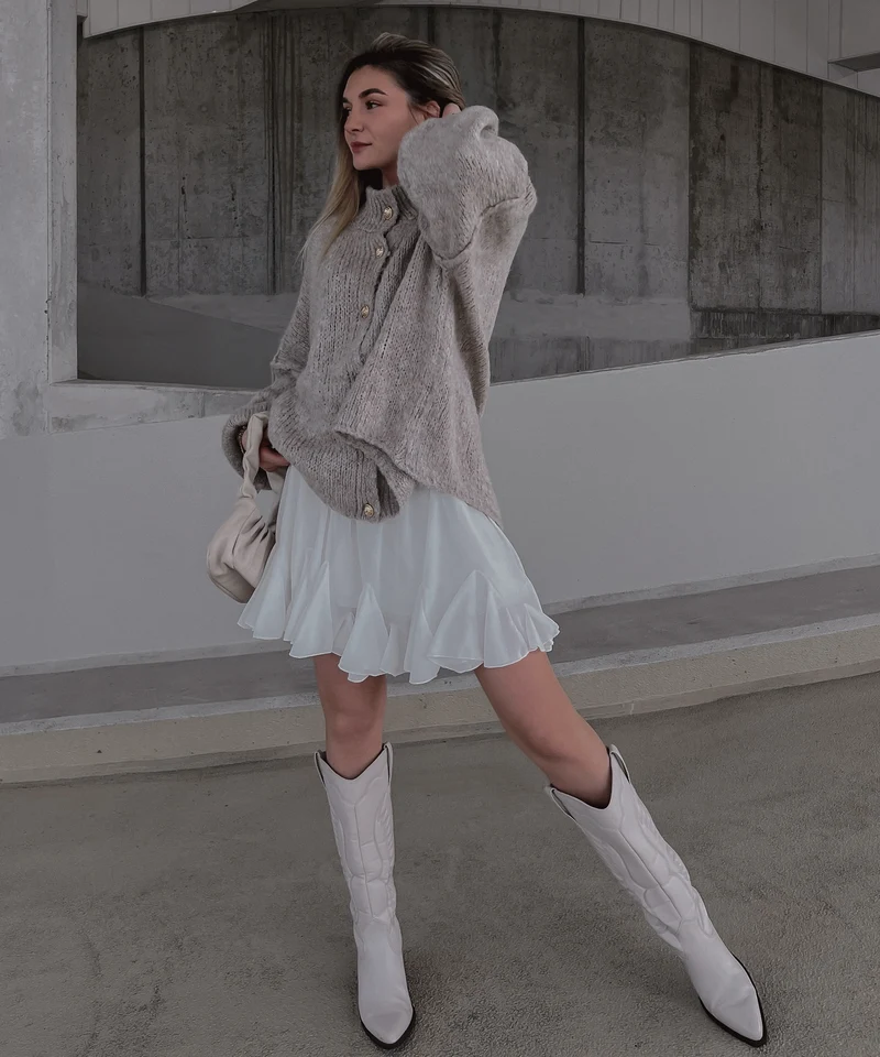 Jupe blanche Nicole au style épuré