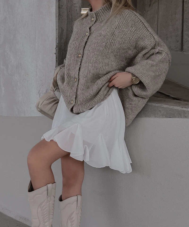 Jupe blanche Nicole au style épuré