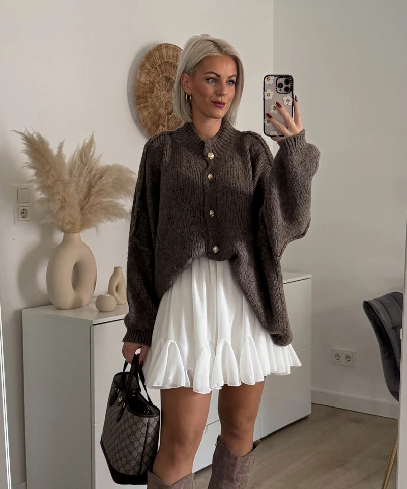 Jupe blanche Nicole au style épuré
