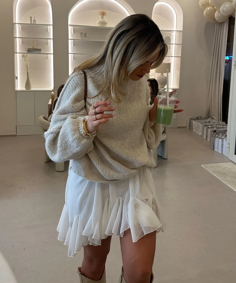 Jupe blanche Nicole au style épuré