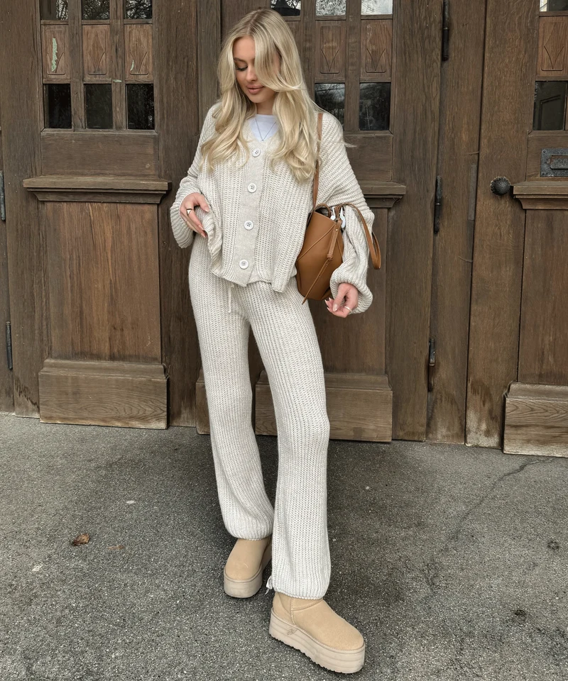 Collection beige minimaliste et raffinée
