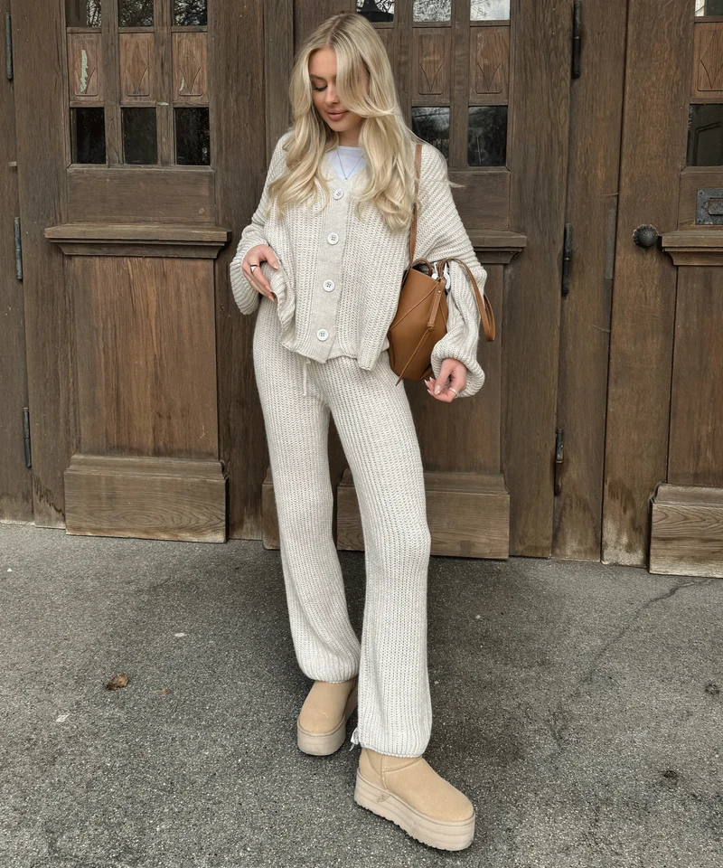 Collection beige minimaliste et raffinée
