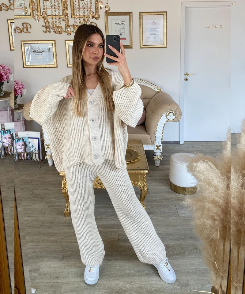 Collection beige minimaliste et raffinée
