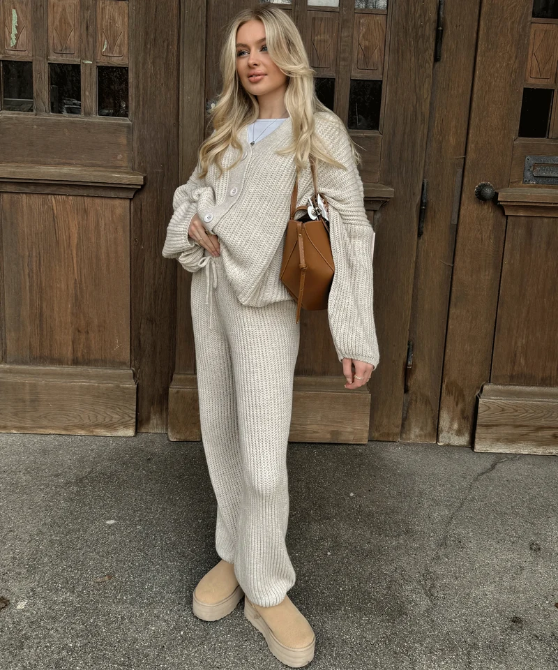 Collection beige minimaliste et raffinée