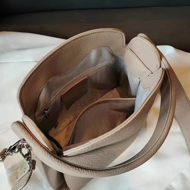Sac à Main en Cuir Beige Élégant et Minimaliste