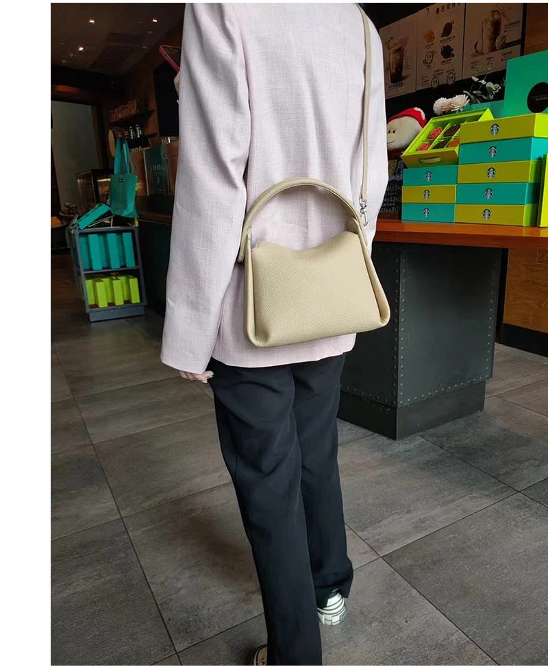 Sac à Main en Cuir Beige Élégant et Minimaliste