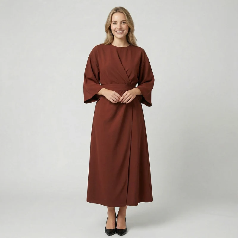 Robe Élégante Femme à Taille Cintrée et Silhouette Fluide