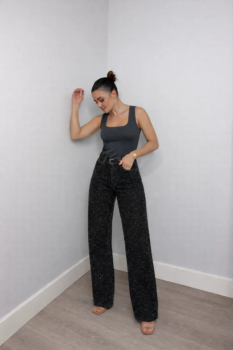 Jean Femme Droit Taille Haute avec Détails en Sequins