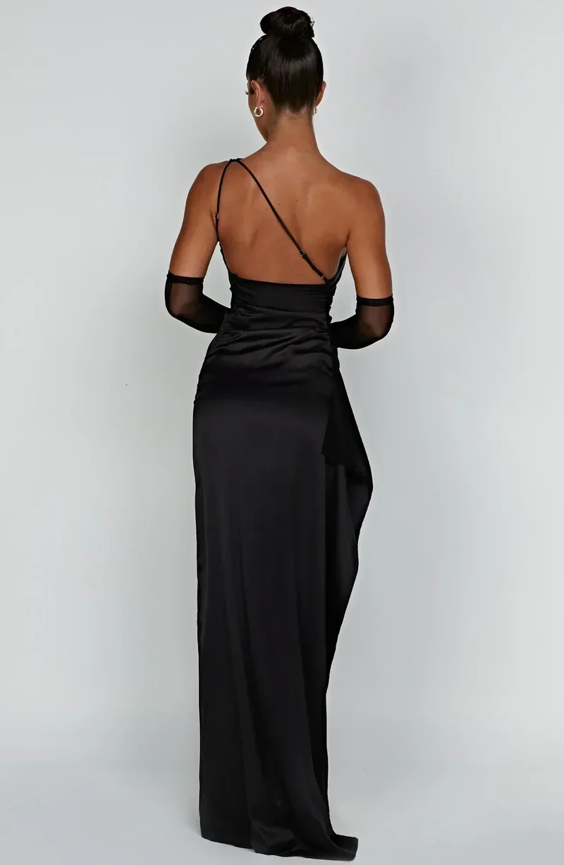 Robe Satinée Asymétrique