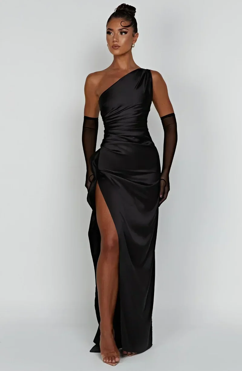Robe Satinée Asymétrique