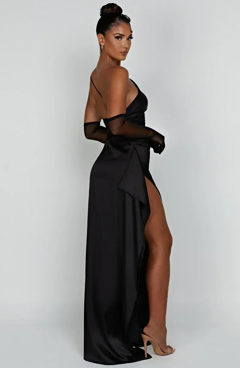 Robe Satinée Asymétrique