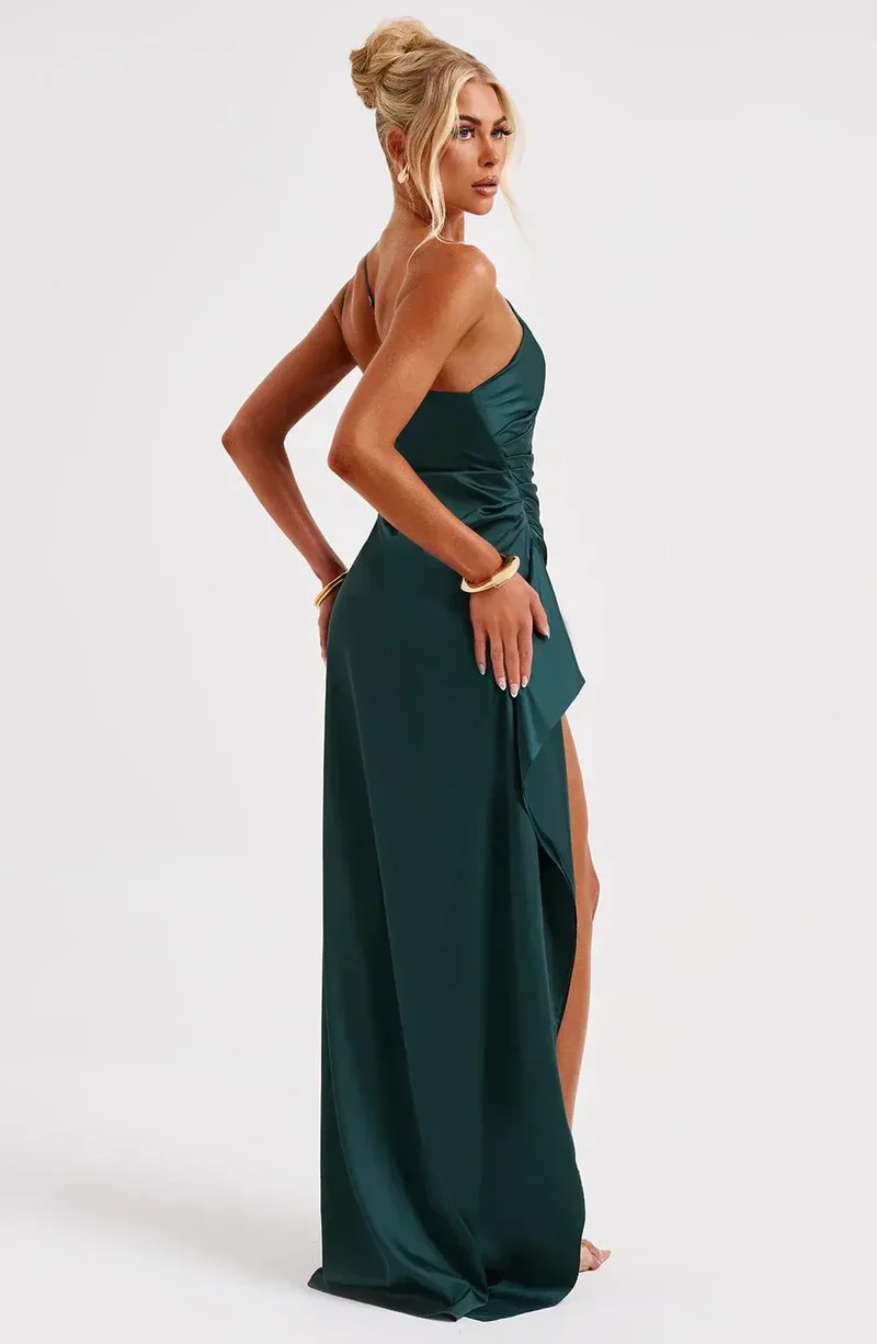 Robe Satinée Asymétrique