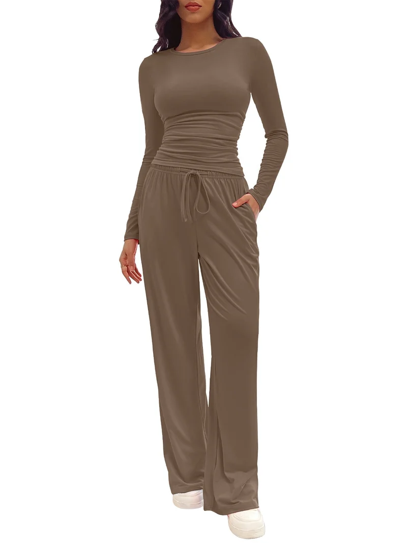 Ensemble Femme Deux Pièces au Style Moderne et Élégant