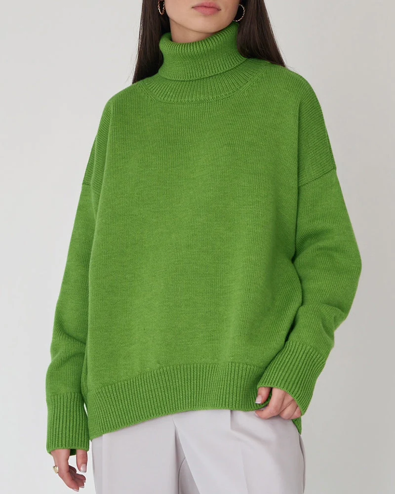 Pull femme à col roulé au style moderne et structuré