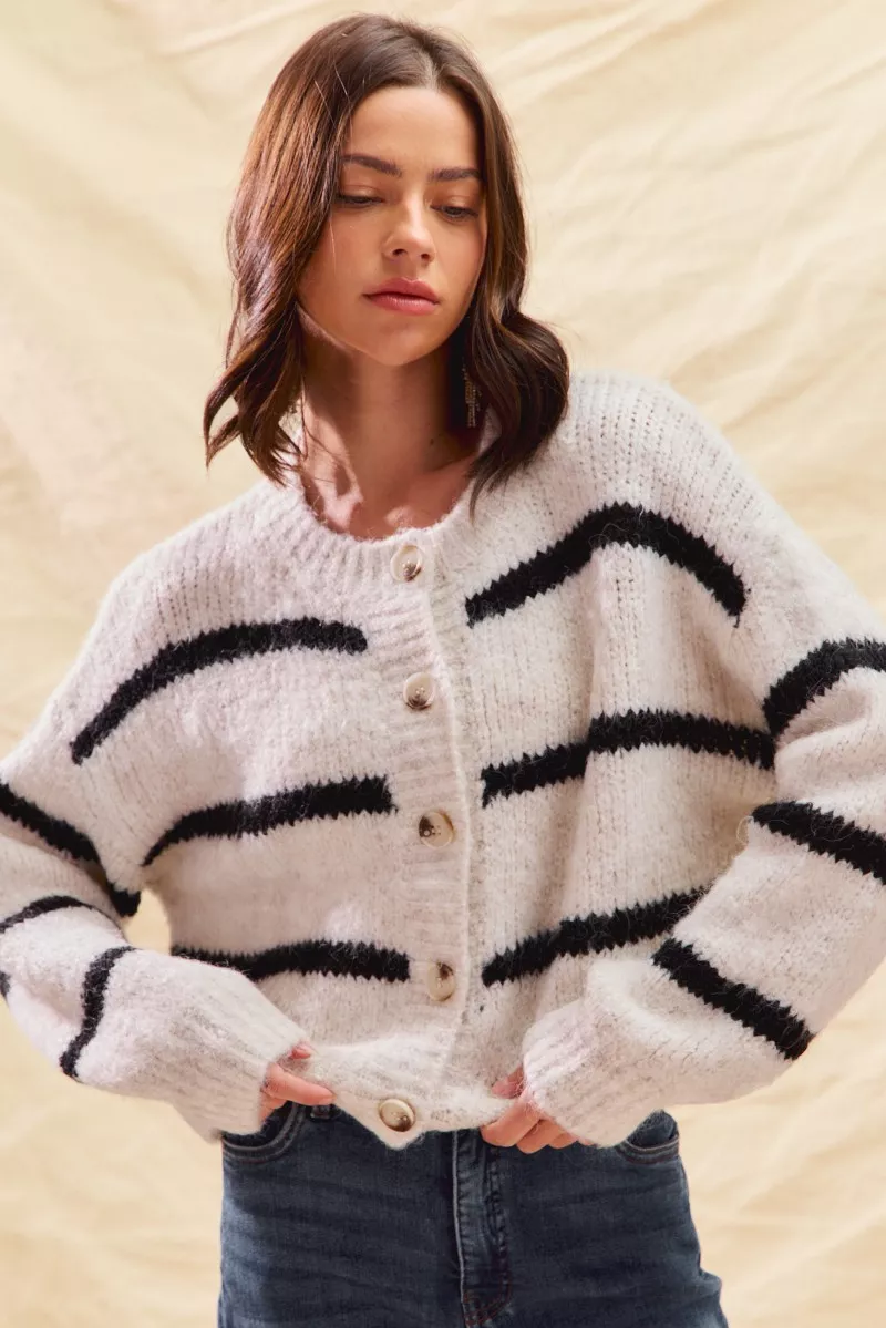 Cardigan femme à boutons au style tendance