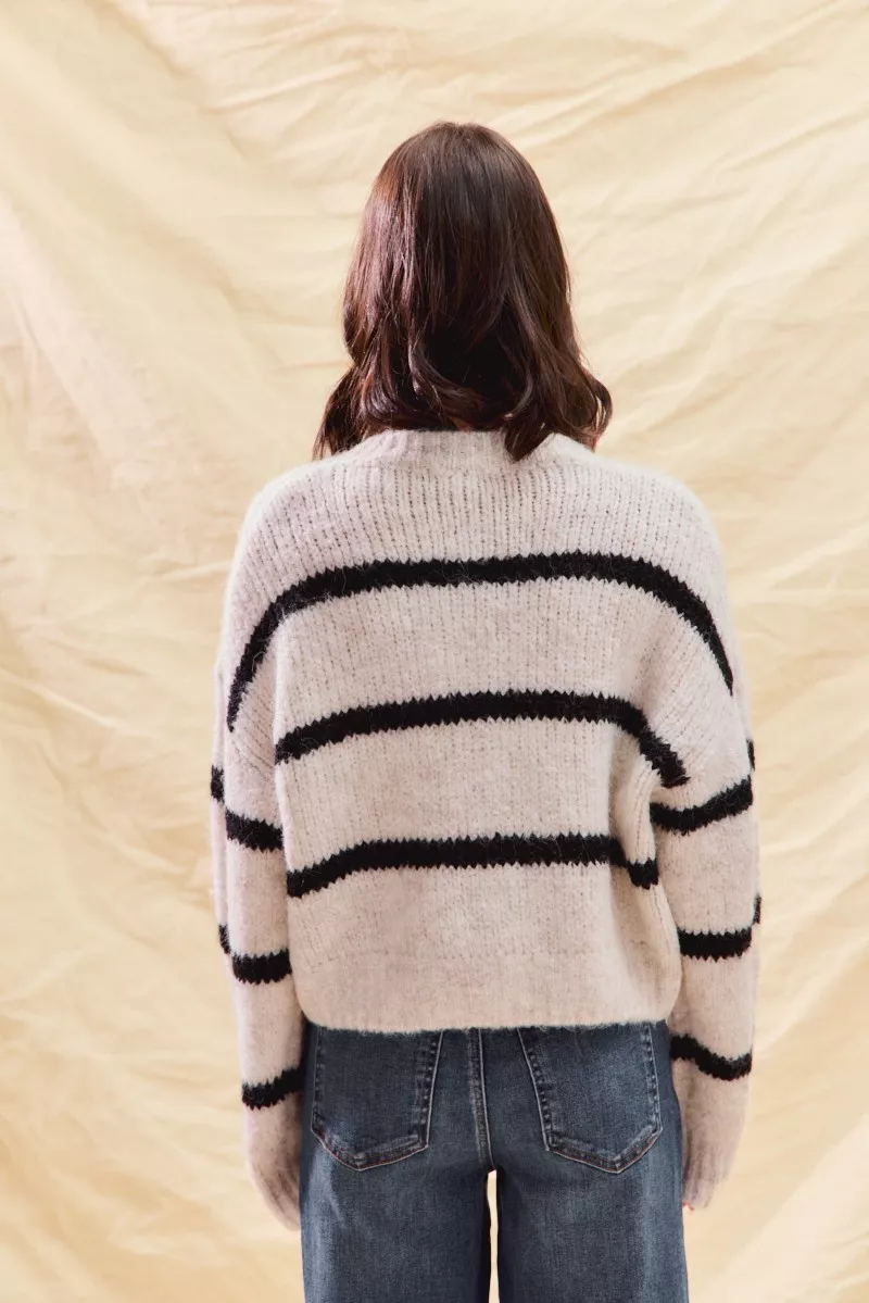 Cardigan femme à boutons au style tendance