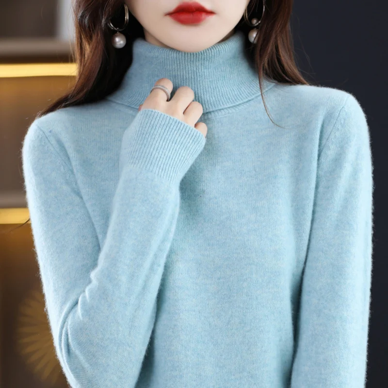 Pull Femme Noir à Col Roulé – Indispensable Minimaliste