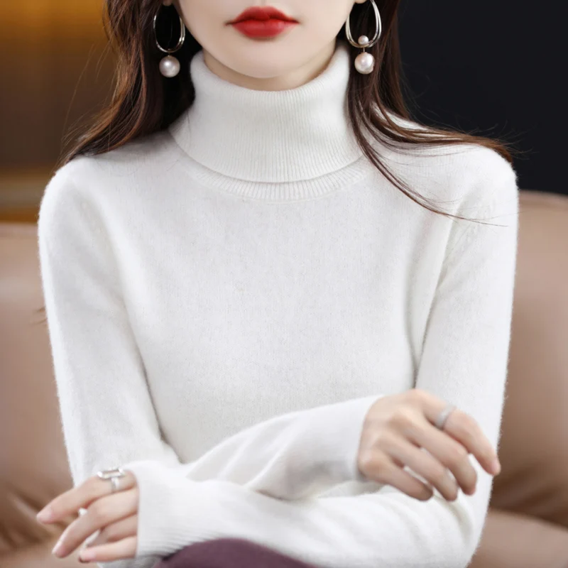 Pull Femme Noir à Col Roulé – Indispensable Minimaliste
