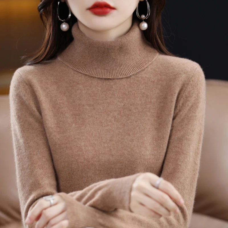 Pull Femme Noir à Col Roulé – Indispensable Minimaliste