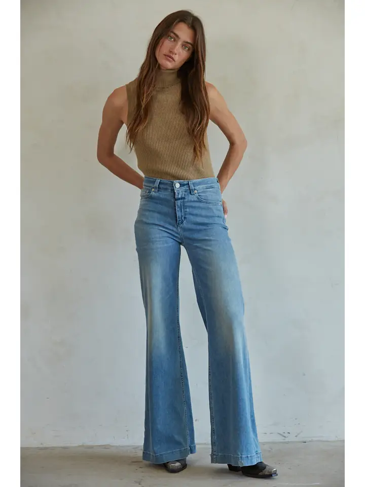 YOUR GORGEOUS Knit Turtleneck Sleeveless Top