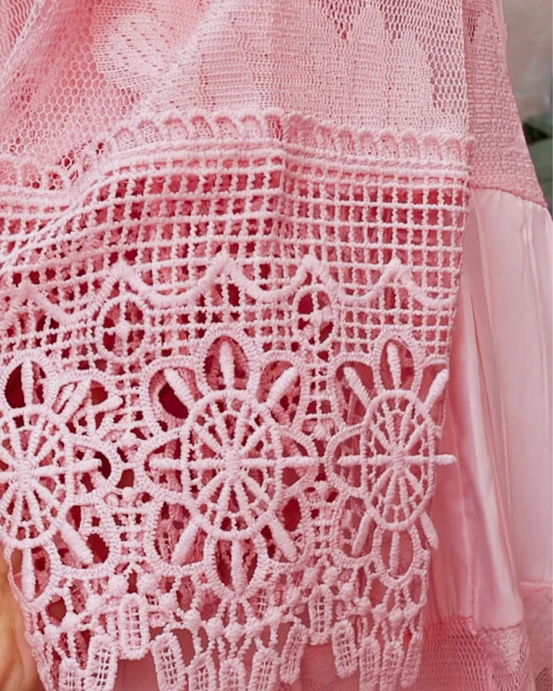 Robe en Dentelle Rose – Mini Robe Bohème Fallon
