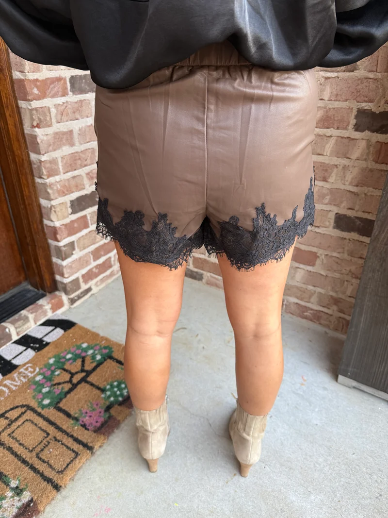 LEATHER LACE SHORT (LM-0062)