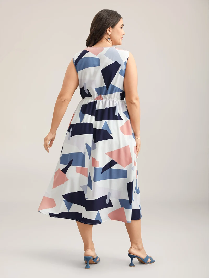 Shapes Pattern Keyhole Pockets Midi Dress
